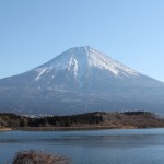 今回は逆さ富士が撮れんでした。でも壮大さが感じられるパワースポットでした。